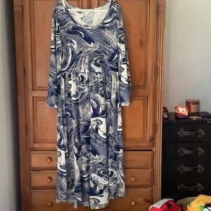 LuLaRoe Woman’s Long Sleeve Swirl Print Maxi Dress - Blue & White & Gray size 3x